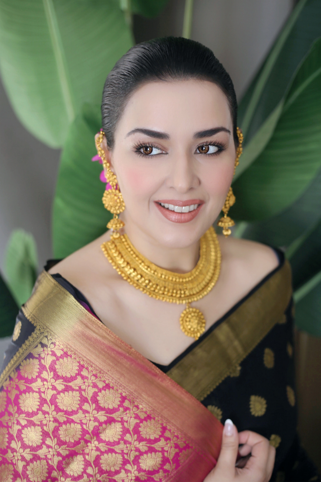 Calla Lily | Black & Gold Sari